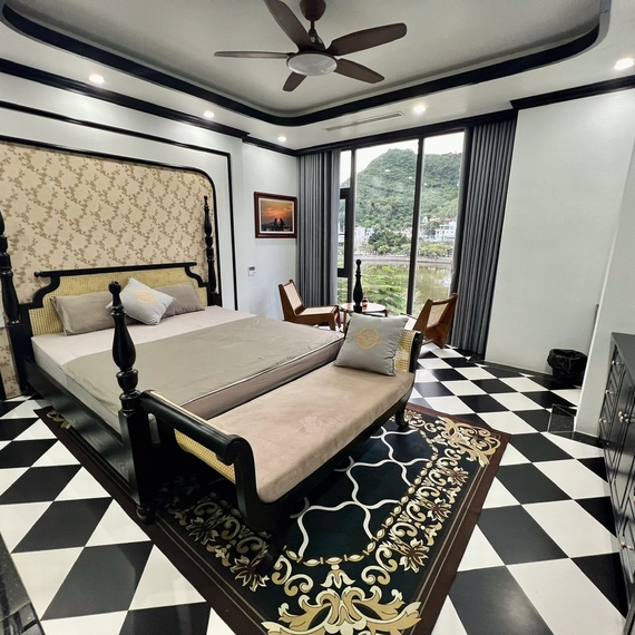 Cat Ba Island lounge