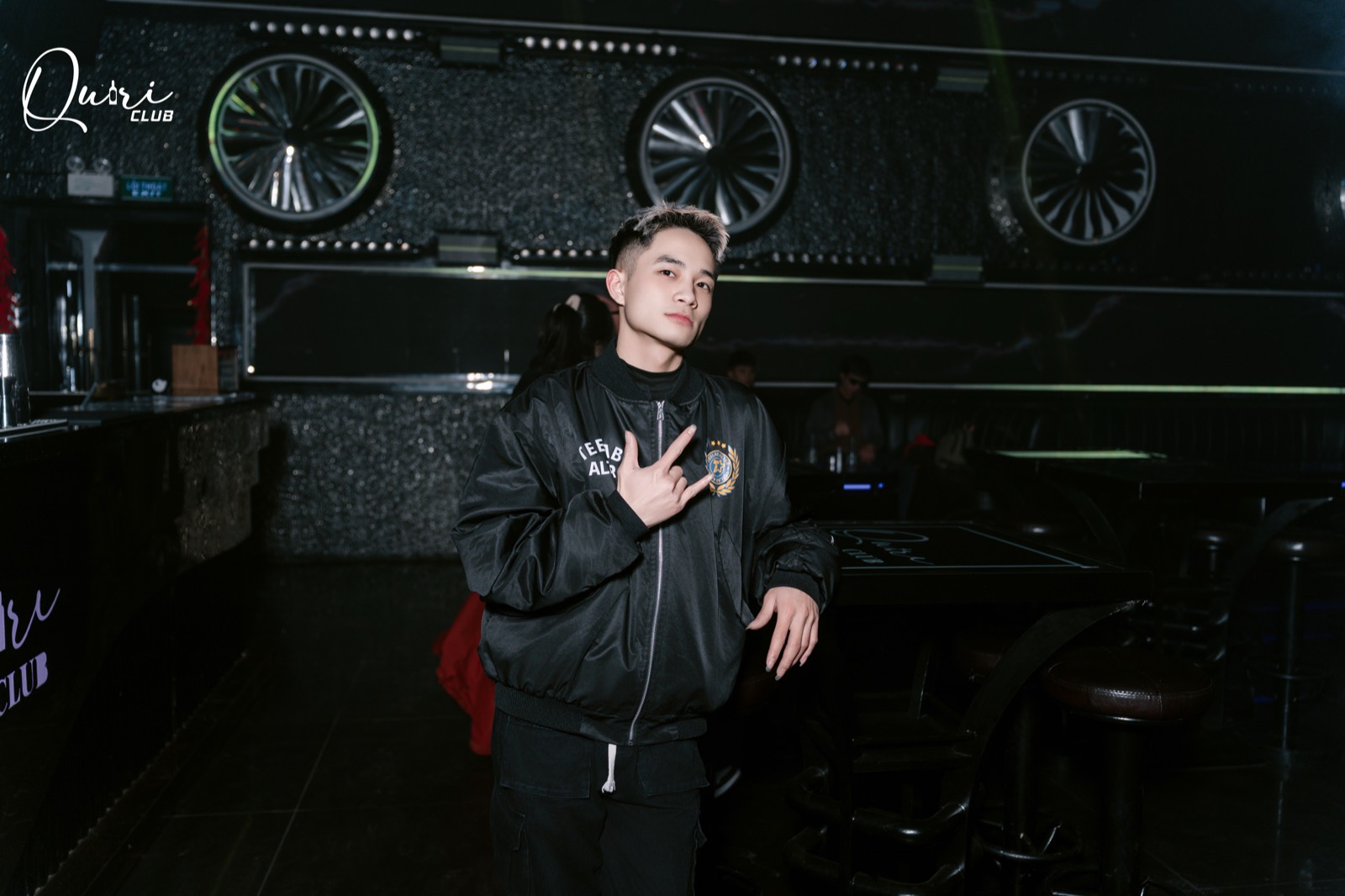 Quiri Club Đồng Văn at night